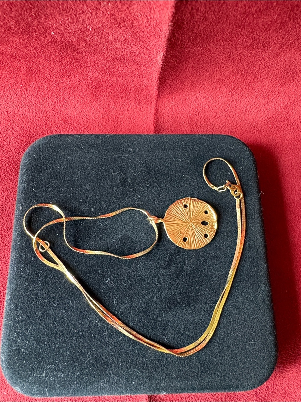Gold Sand Dollar Pendant - Picture 2 of 2